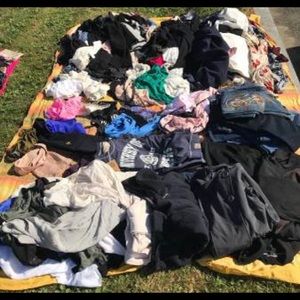 Lot of woman’s mix of size XS and S - 2-4